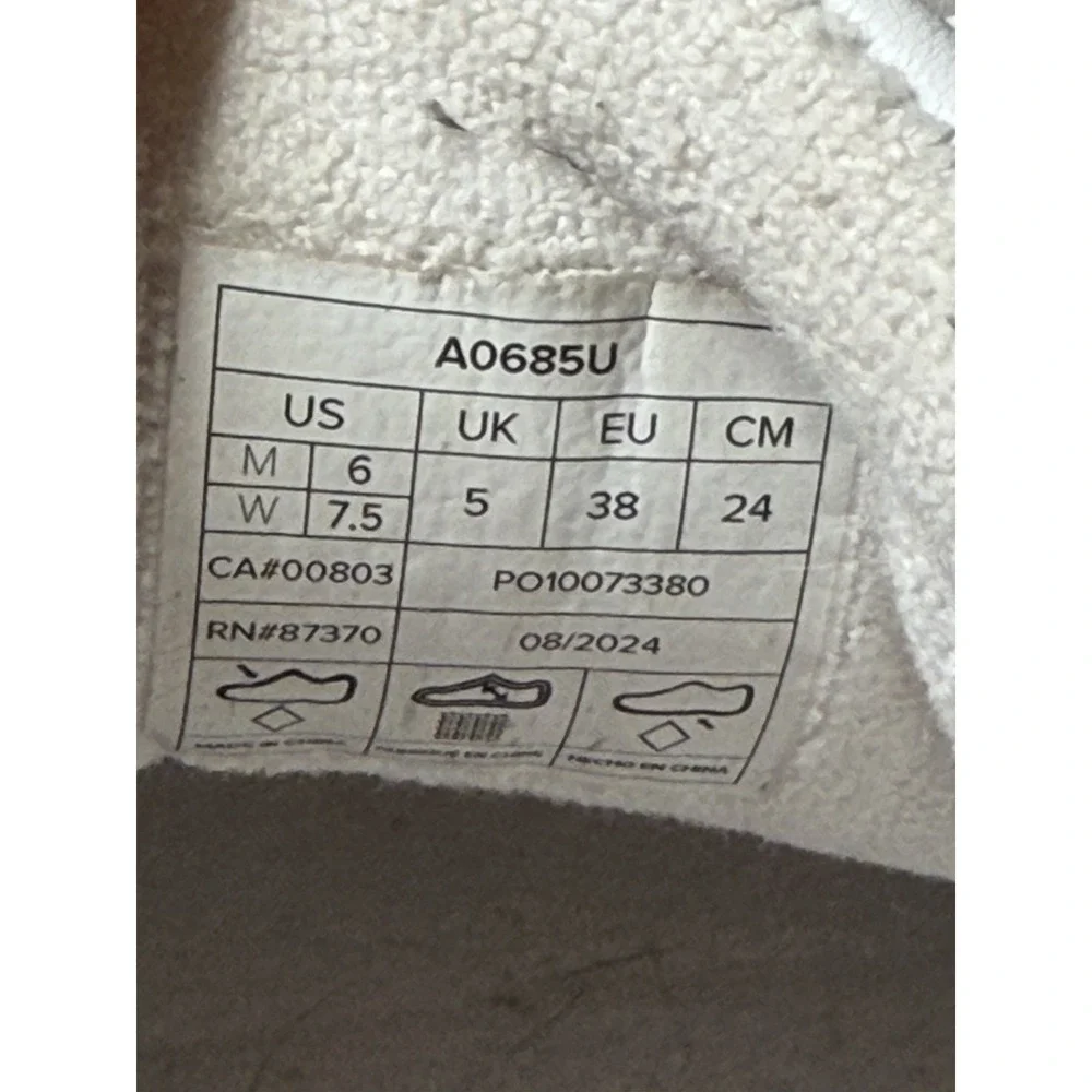 ALO Recovery Mode Sneakers Gray White Leather Unisex Women's 7.5 Mens Sz 6 EUC